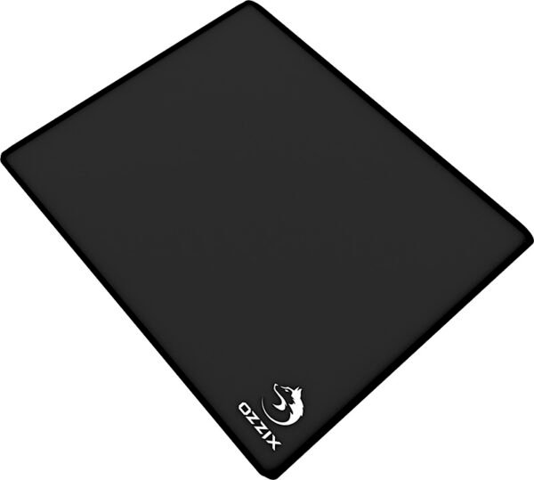 Mousepad gamer Ozzix preto com logo minimalista em branco – Superfície speed de alta performance para jogos rápidos.