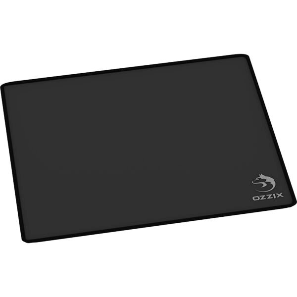 Mousepad Ozzix preto com acabamento liso e logo de lobo – Ideal para setups que exigem precisão e estilo.